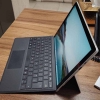 نمای جانبی Surface Pro 7 همراه کیبورد تایپ اورجینال